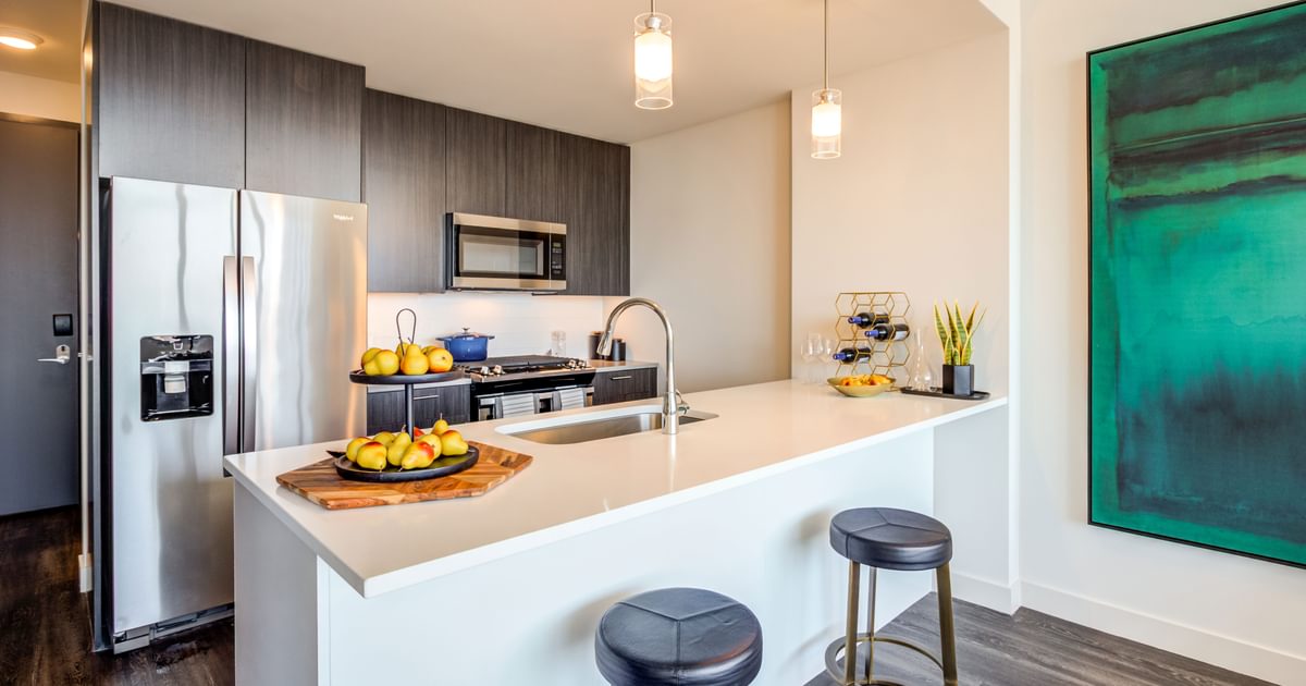 Eight Eleven Uptown apartment kitchen - Chicago, IL